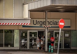 Acceso a Urgencias de Hospital San Pedro.