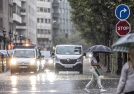 Tormenta en el centro de Logroño, en una imagen de archivo.