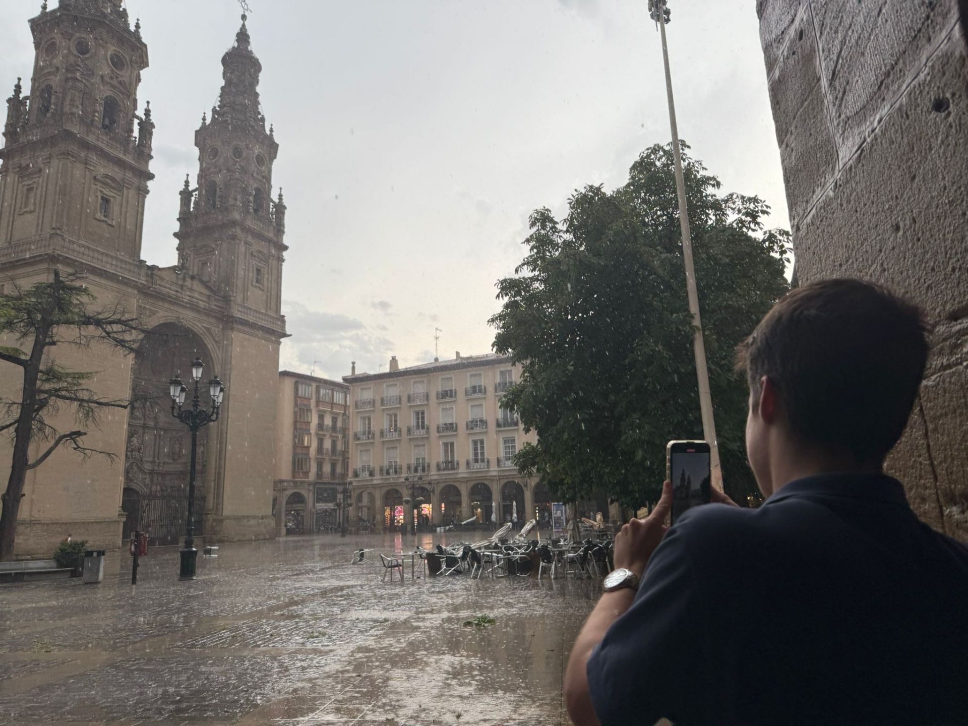 Las imágenes de la fuerte tormenta caída en Logroño