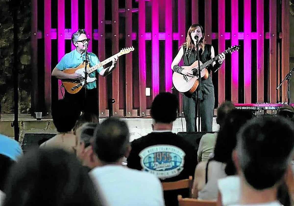 La actuación de Tulsa el jueves unió al Aqueteleo con el Moradillos.