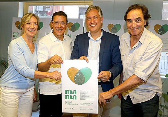 Los hermanos Paniego y el consejero Jose Luis Pérez Pastor, en la presentación.