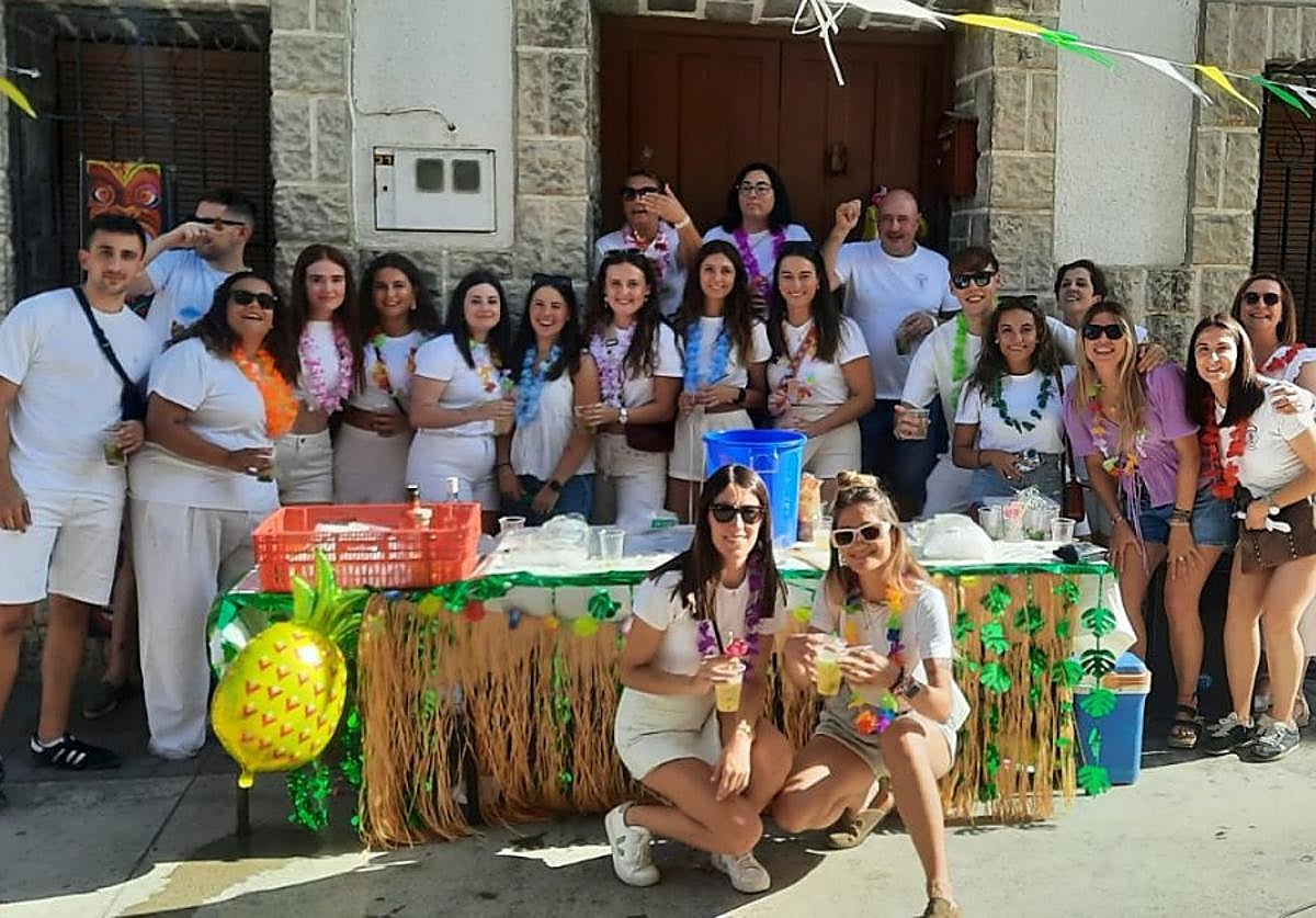 Preparados para la fiesta del mojito hawaiano, en Rincón de Olivedo.