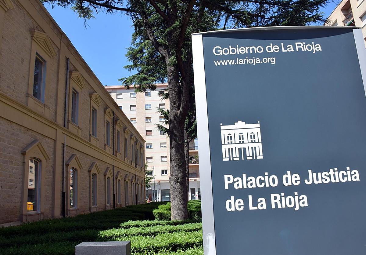 Exterior del Palacio de Justicia, en Logroño.