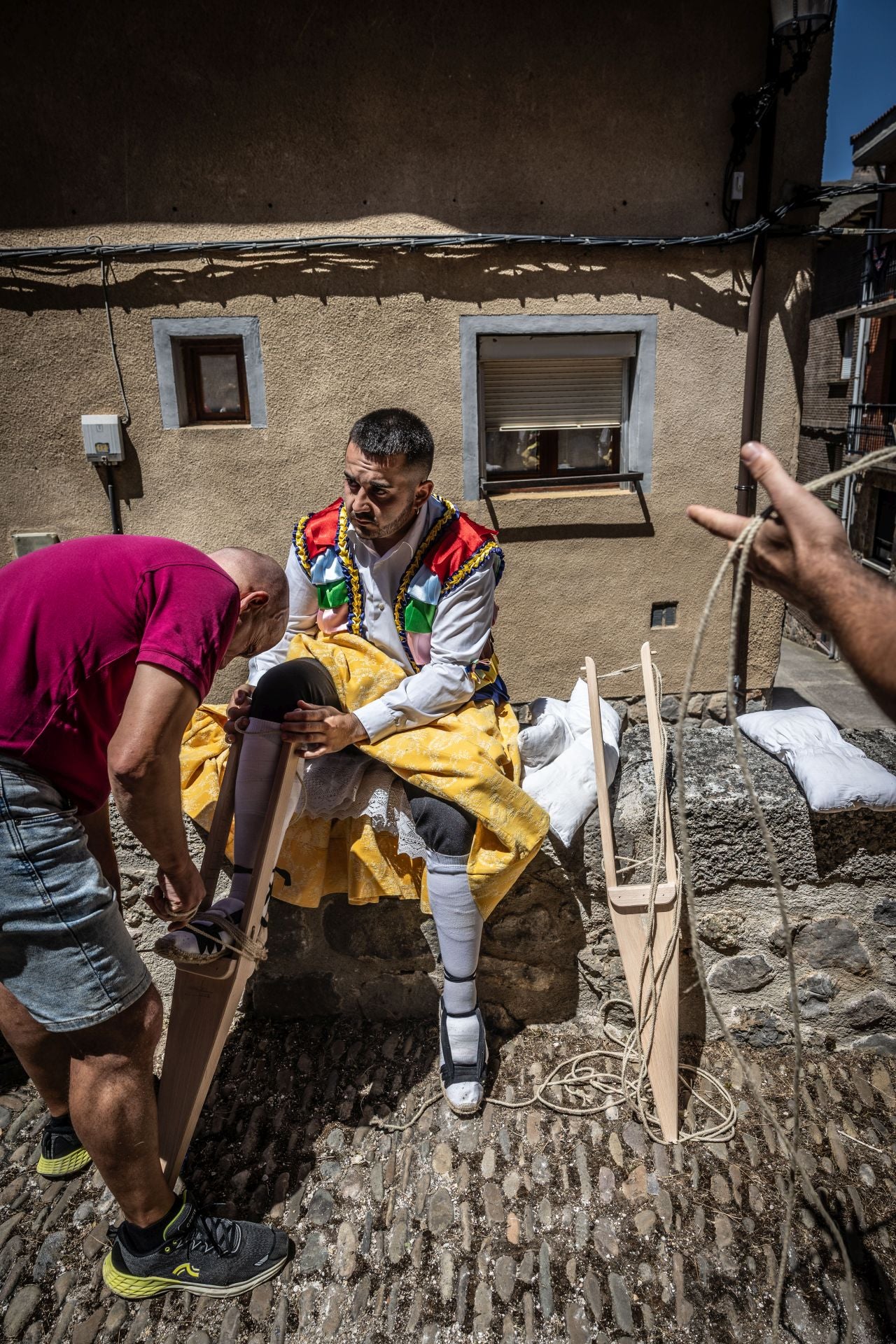 La bajada de los danzadores de Anguiano, en imágenes