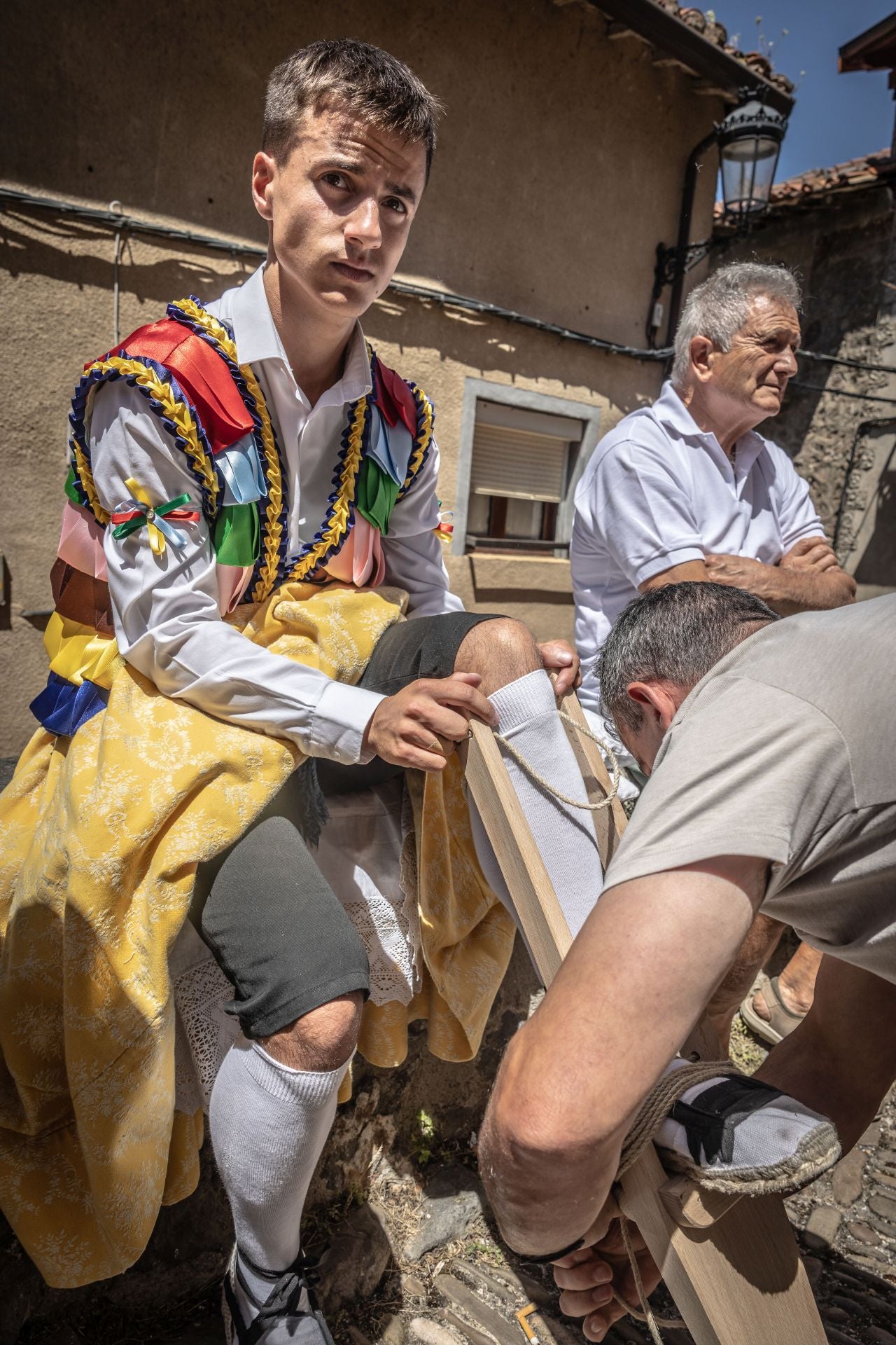 La bajada de los danzadores de Anguiano, en imágenes