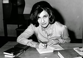 Ana María Matute, en su juventud,.