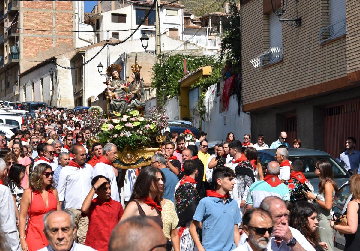 Procesión de Santa Ana, este sábado por las calles de Cervera del Río Alhama.