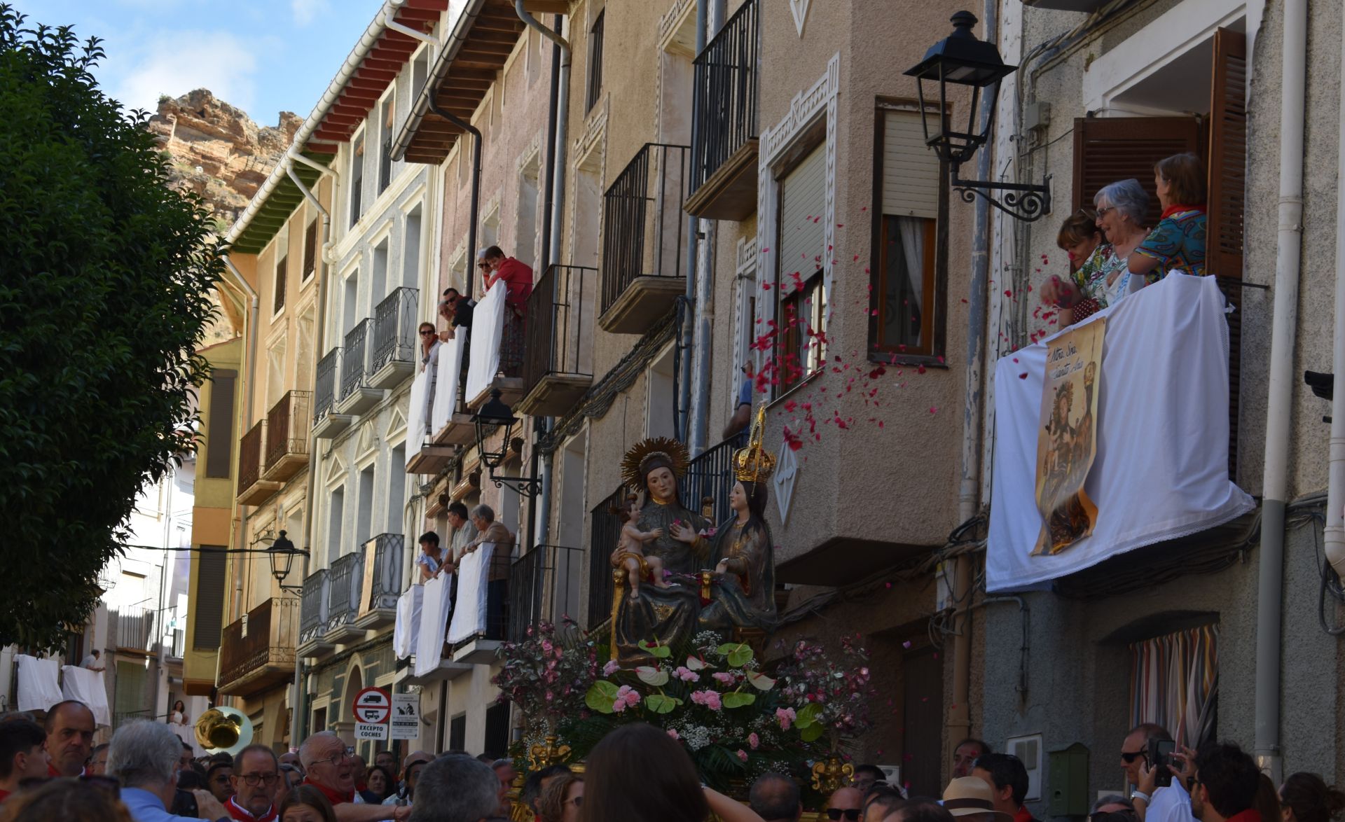 Procesión, misa, gigantes y bailes de la Gaita