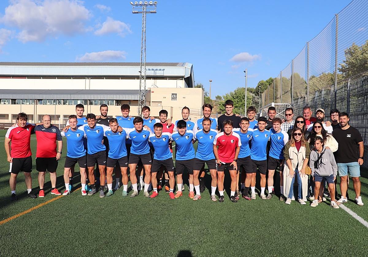 Cuerpo técnico, jugadores y plantilla se reunieron este lunes en el anexo de La Molineta para dar inicio a esta pretemporada.