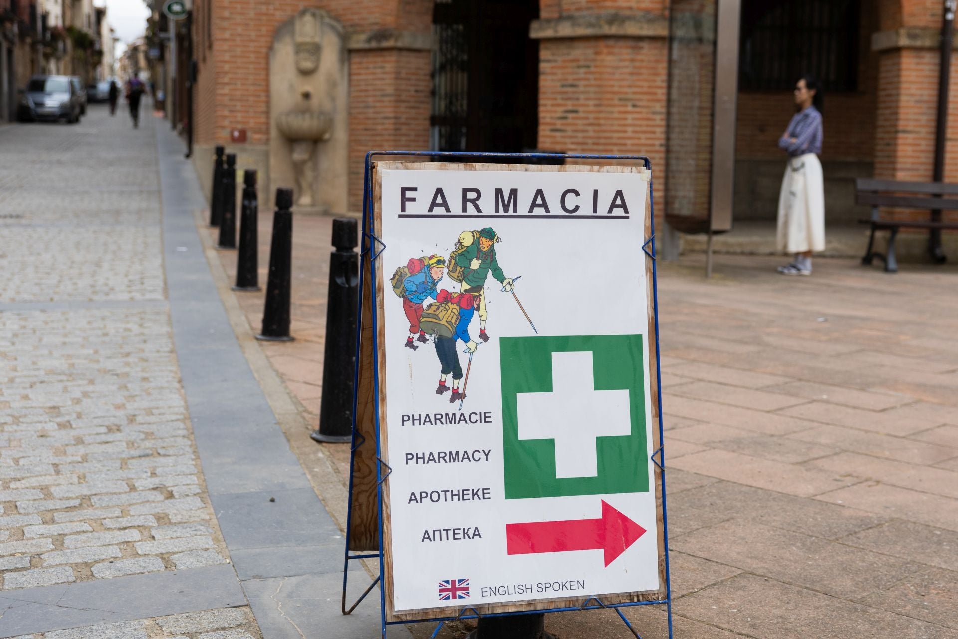 Peregrinos que hacen camino al andar