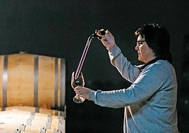 Ana Barrón, en la bodega