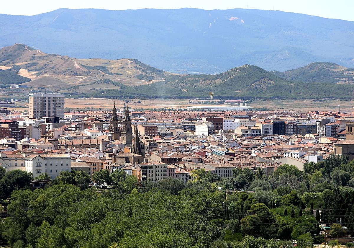 Vista de Logroño desde el monte Cantabria
