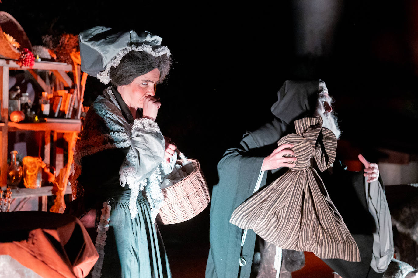 Las imágenes de las visitas nocturnas en el monasterio de Santa María la Real de Nájera