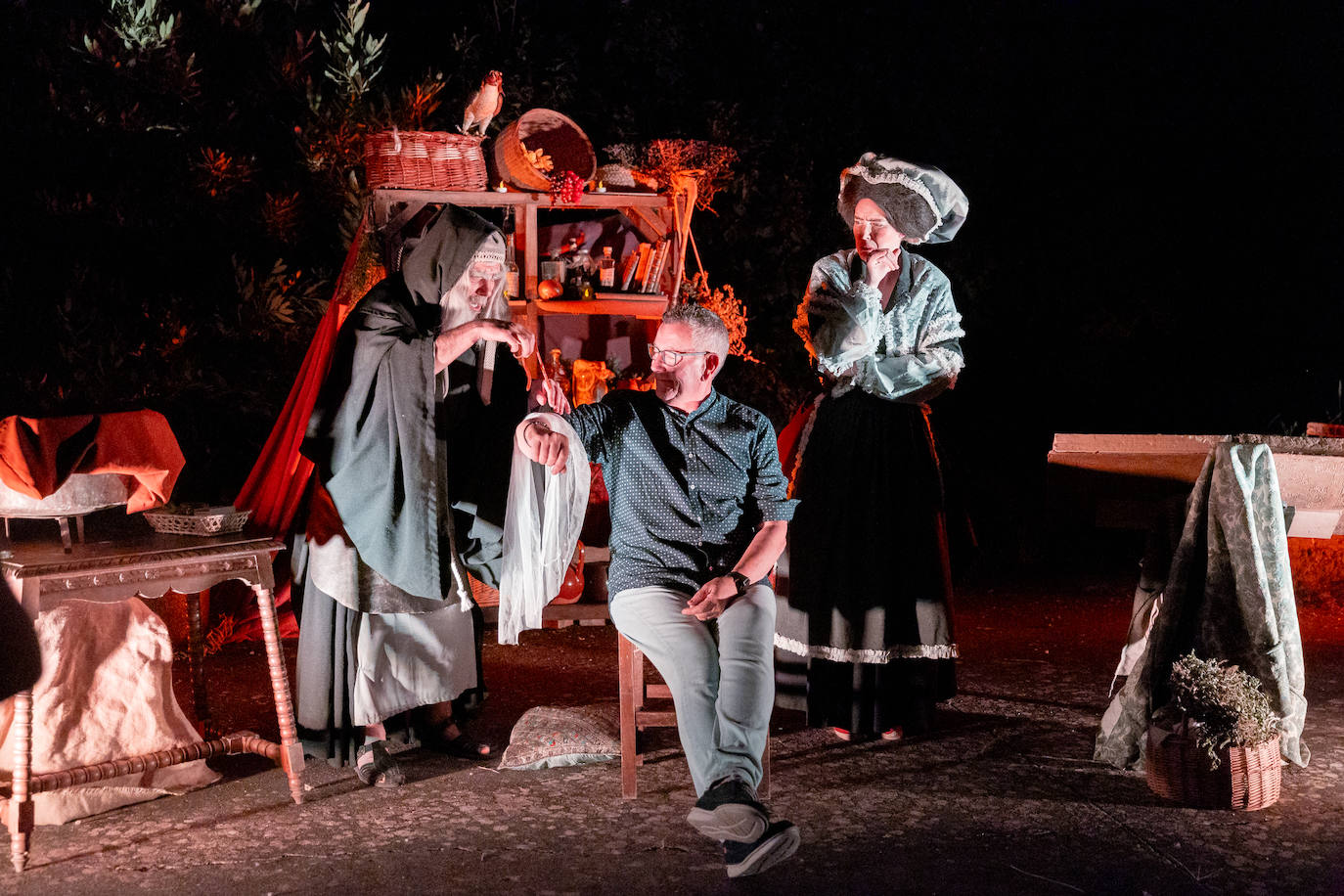 Las imágenes de las visitas nocturnas en el monasterio de Santa María la Real de Nájera
