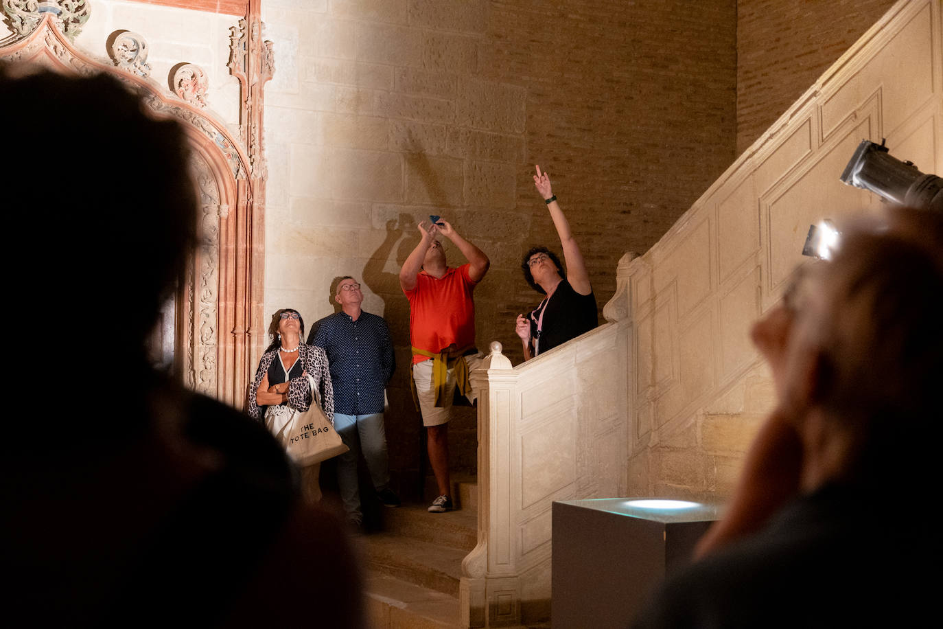 Las imágenes de las visitas nocturnas en el monasterio de Santa María la Real de Nájera