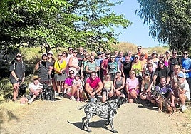 Participantes en la ruta Rompealpargatas de Valverde.