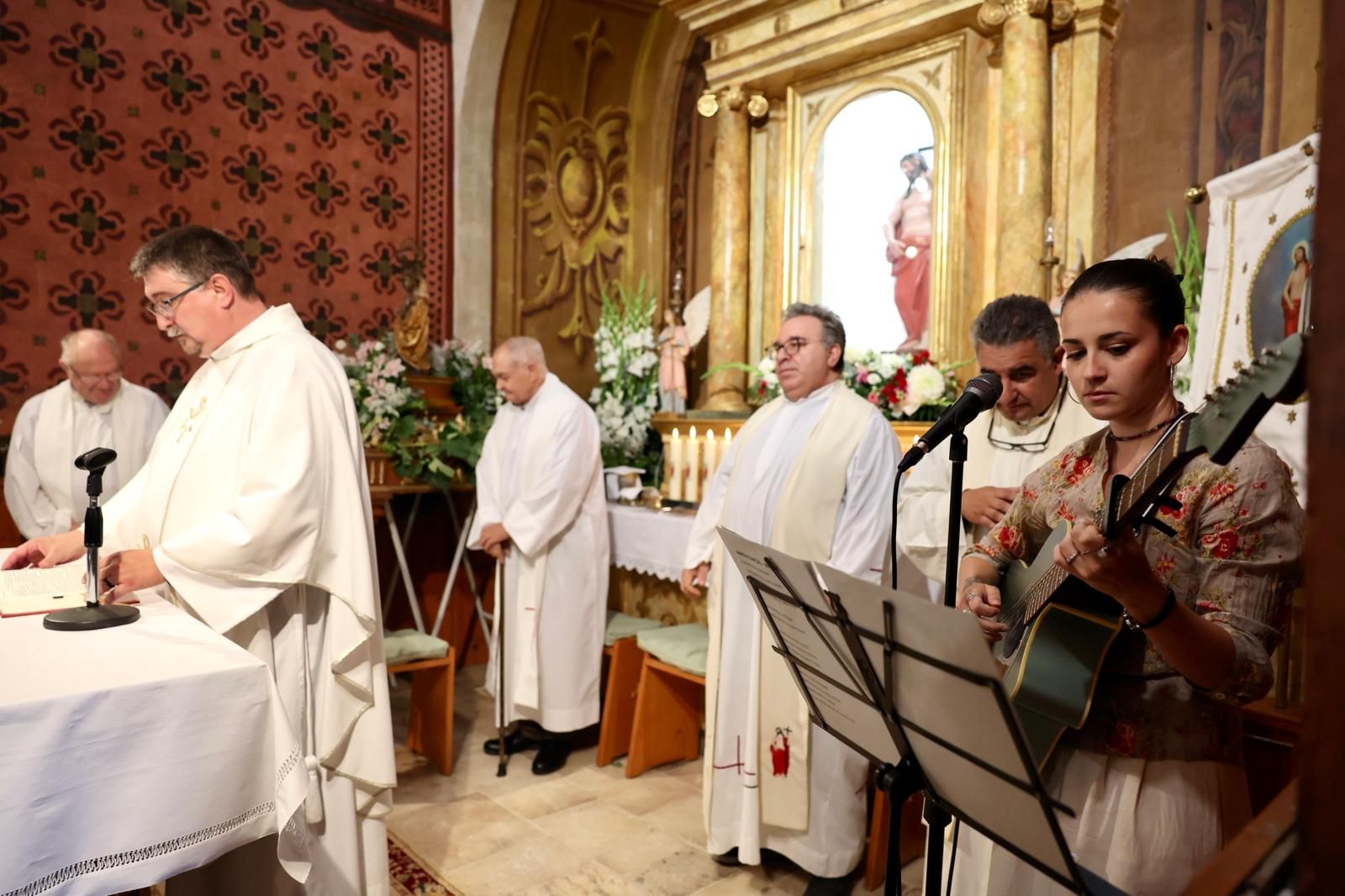El lanzamiento del pan y el queso en Quel, en imágenes