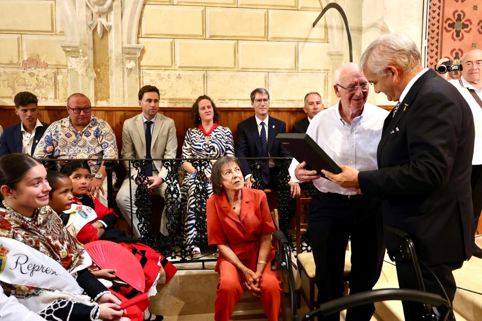 El lanzamiento del pan y el queso en Quel, en imágenes