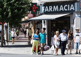 Treinta y siete grados en una farmacia logroñesa, en una imagen de archivo.