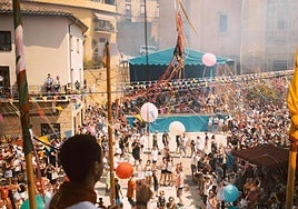 Momento de la bajada de el pellejo, durante las pasadas fiestas.