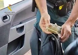 Detenido en la AP-68 en Alcanadre con hachís, marihuana, dinero y un cuchillo con droga