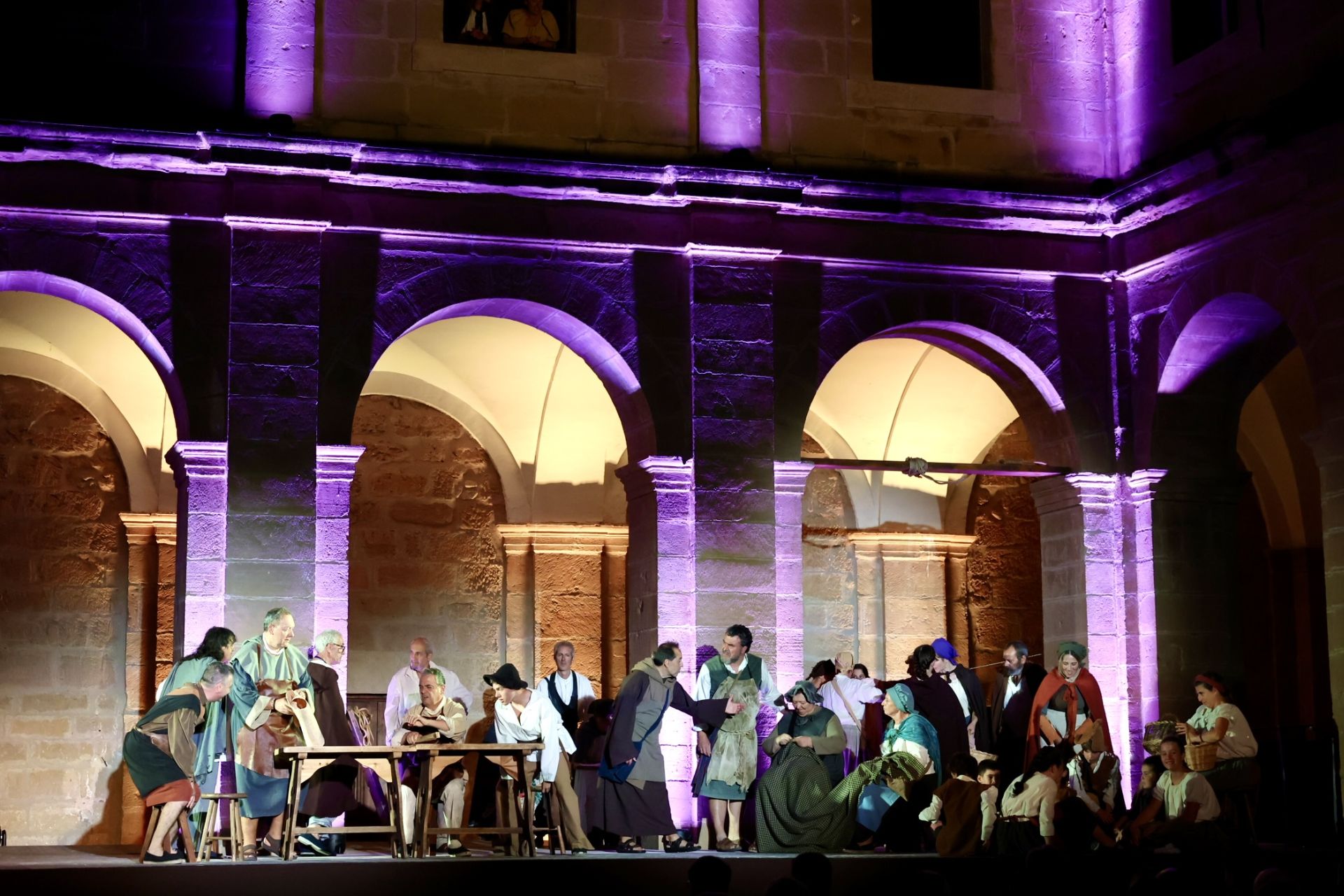 Los Milagros del Santo se representan para autoridades, peregrinos y ancianos del Hospital del Santo