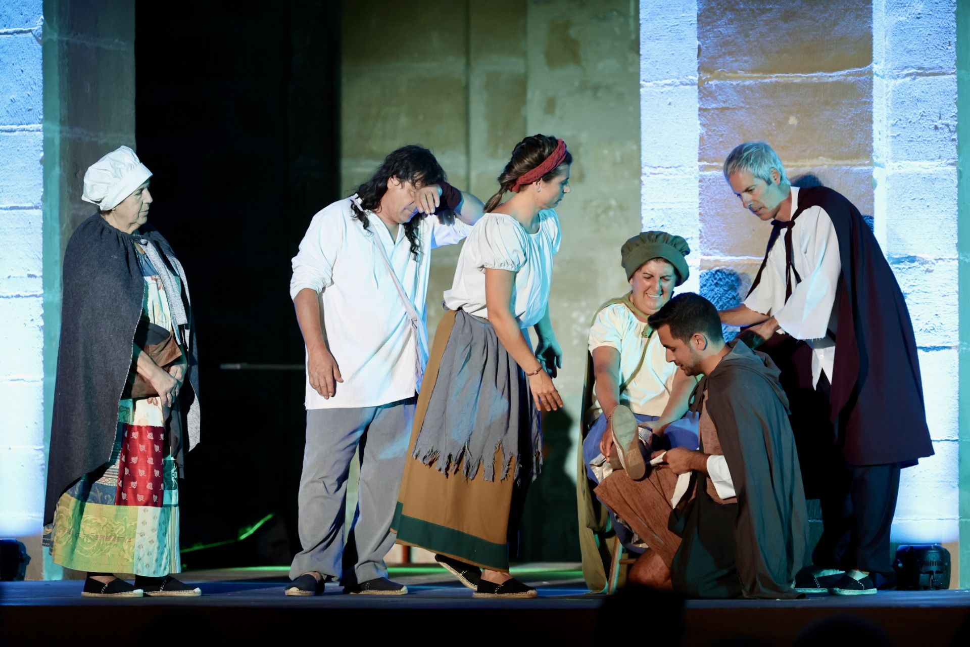 Los Milagros del Santo se representan para autoridades, peregrinos y ancianos del Hospital del Santo