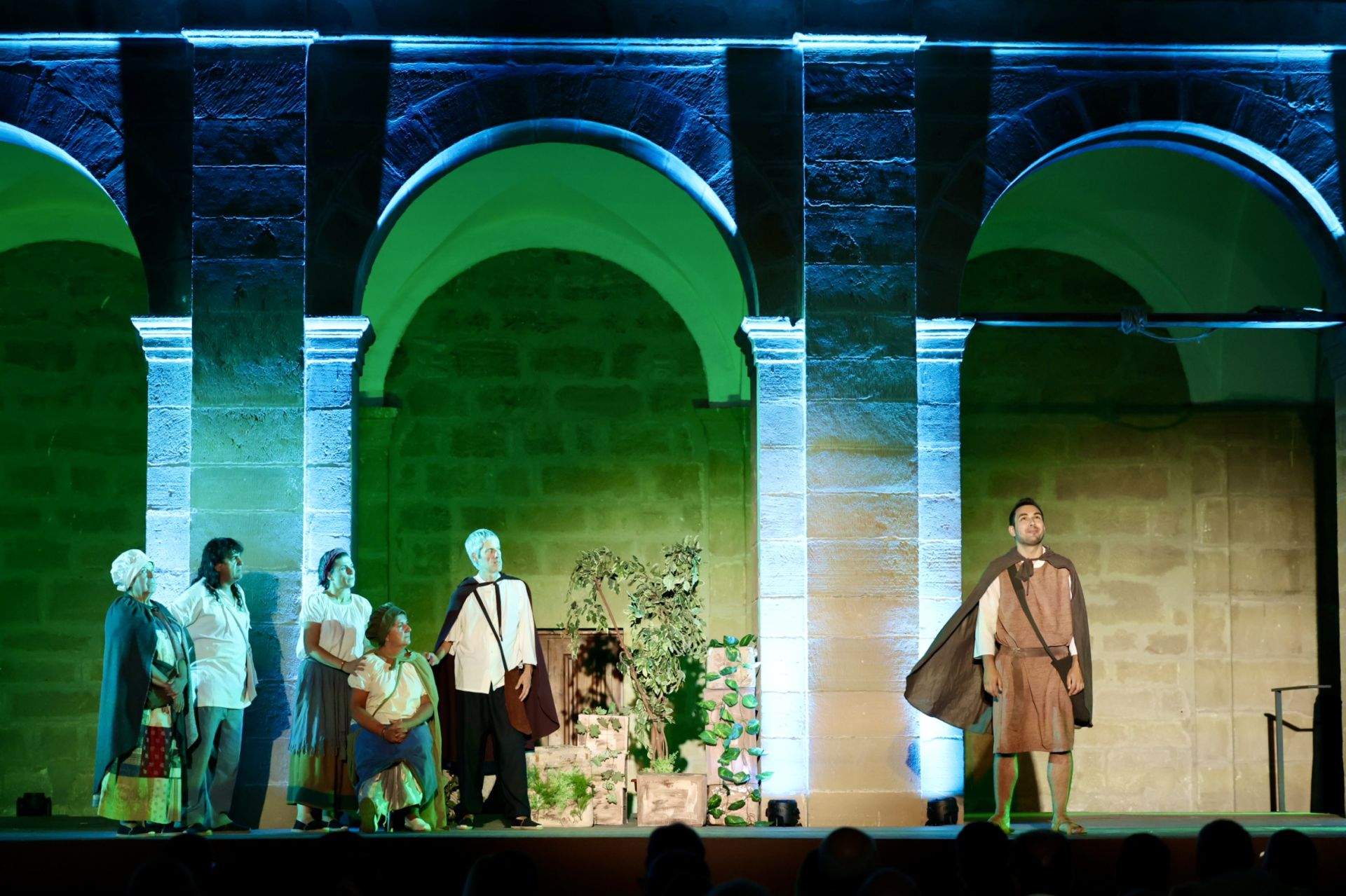 Los Milagros del Santo se representan para autoridades, peregrinos y ancianos del Hospital del Santo