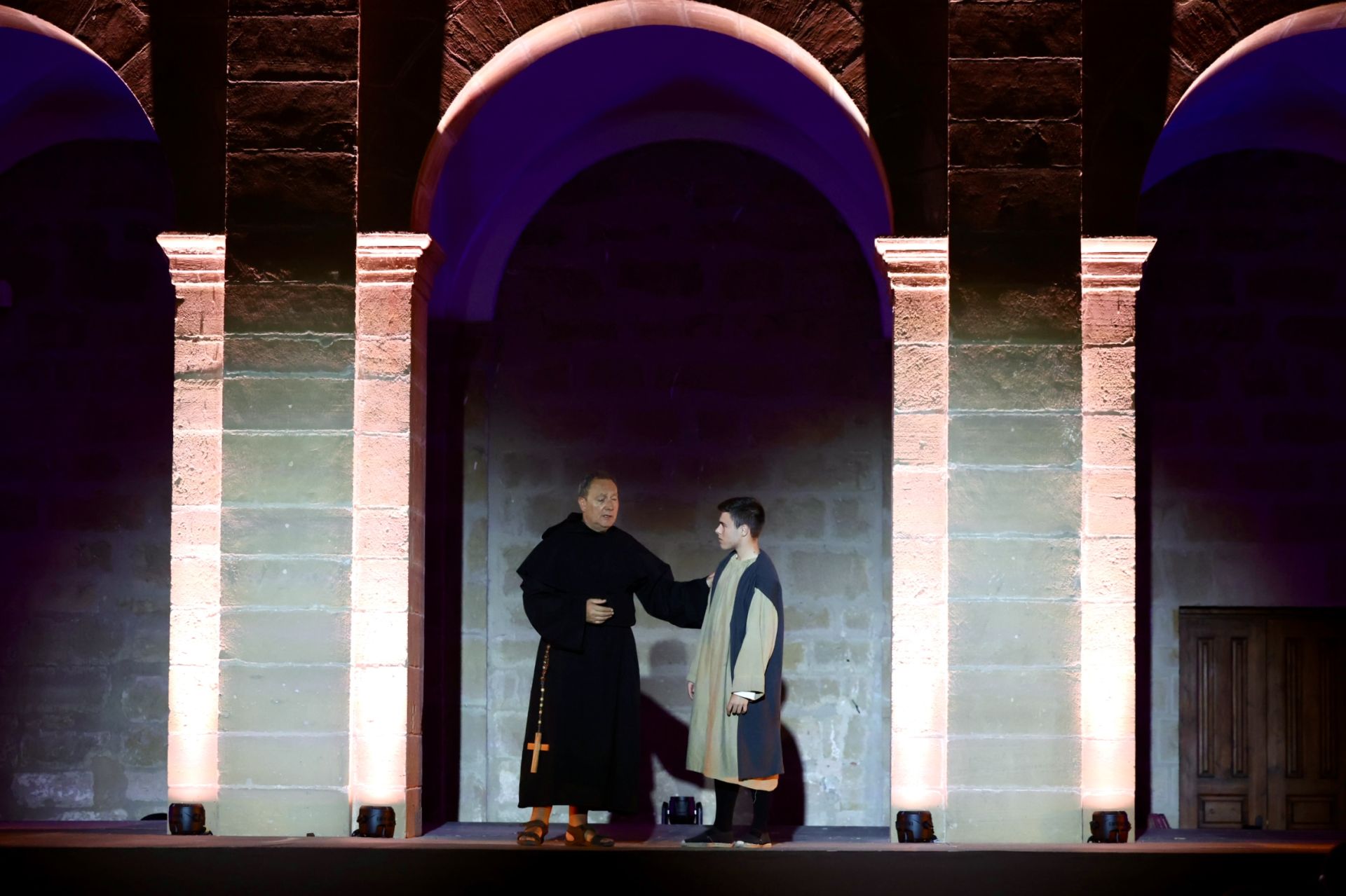 Los Milagros del Santo se representan para autoridades, peregrinos y ancianos del Hospital del Santo