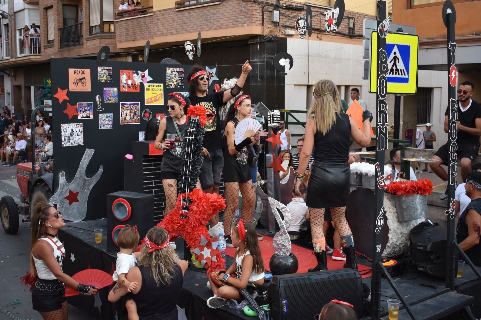 Rincón de Soto disfrutó de las carrozas