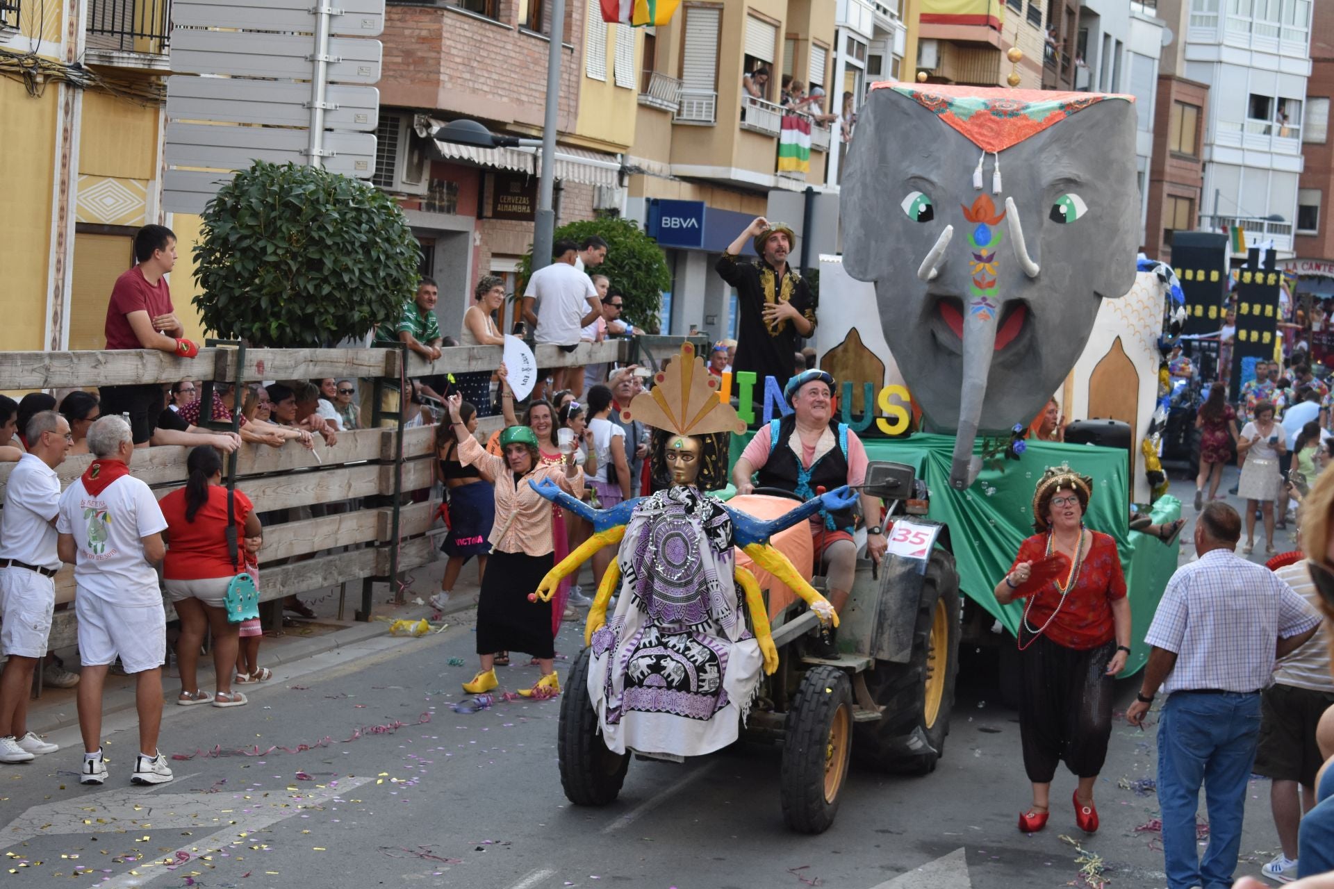 Rincón de Soto disfrutó de las carrozas