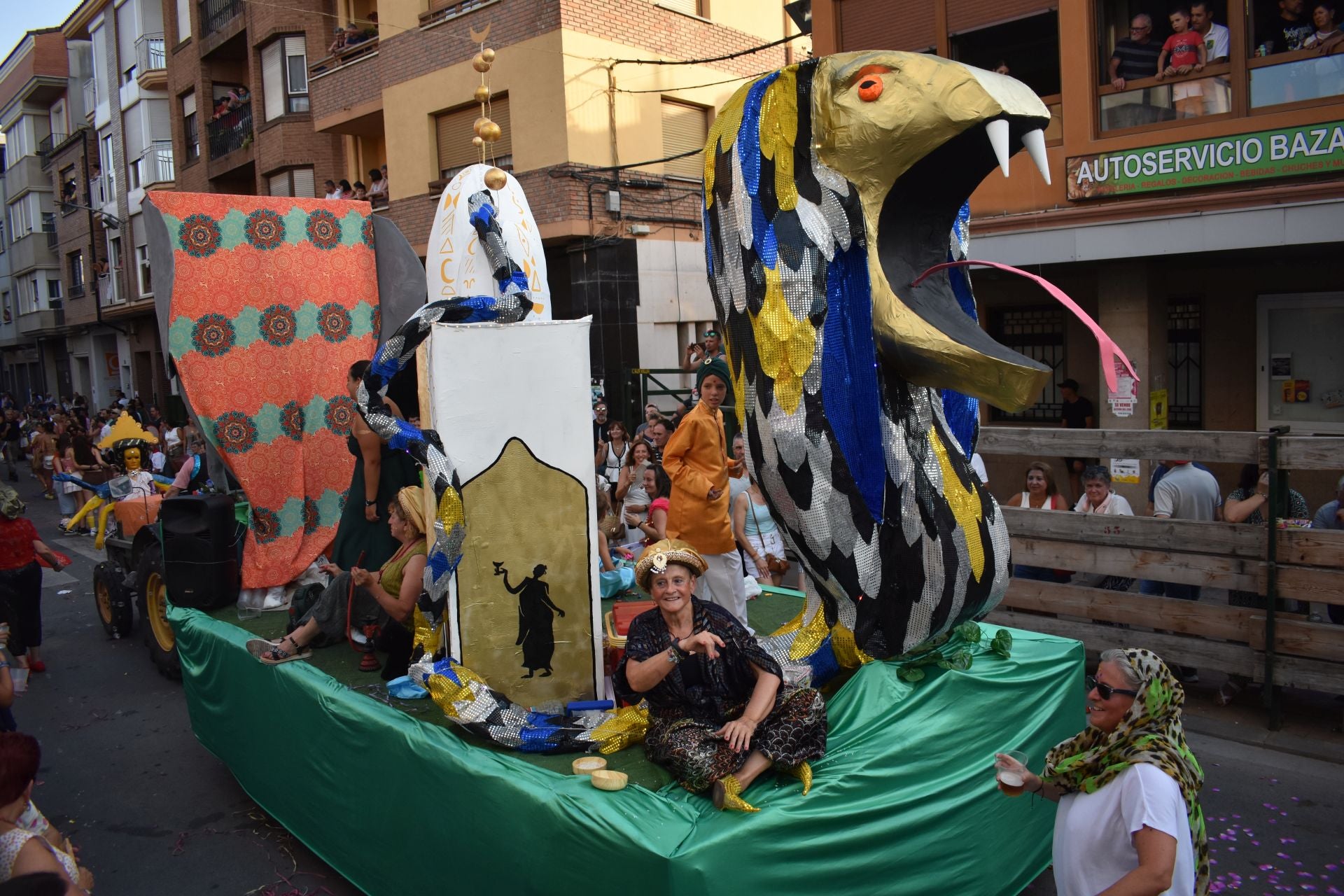 Rincón de Soto disfrutó de las carrozas