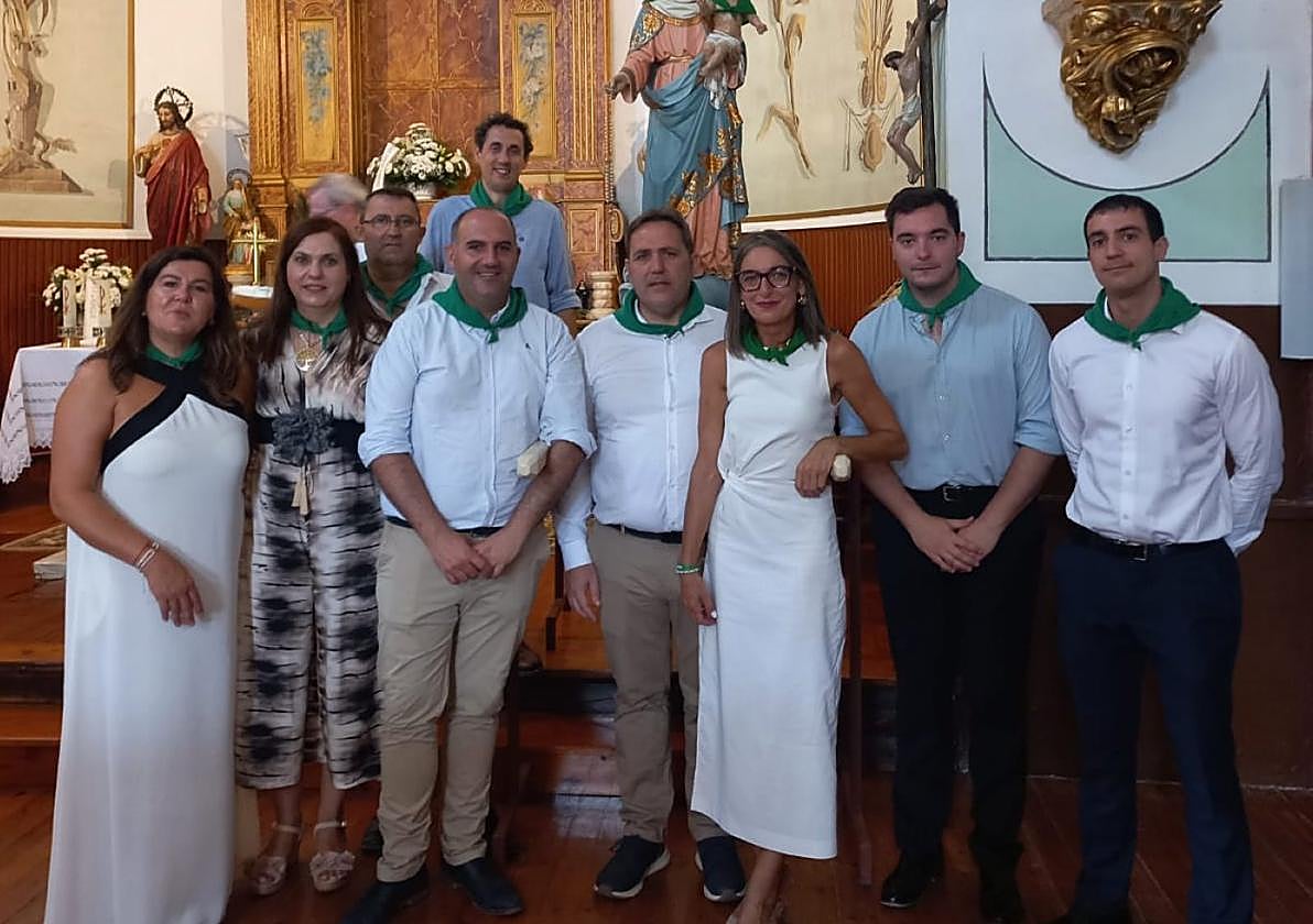 Autoridades regionales y locales en la iglesia de Valverde, ayer.