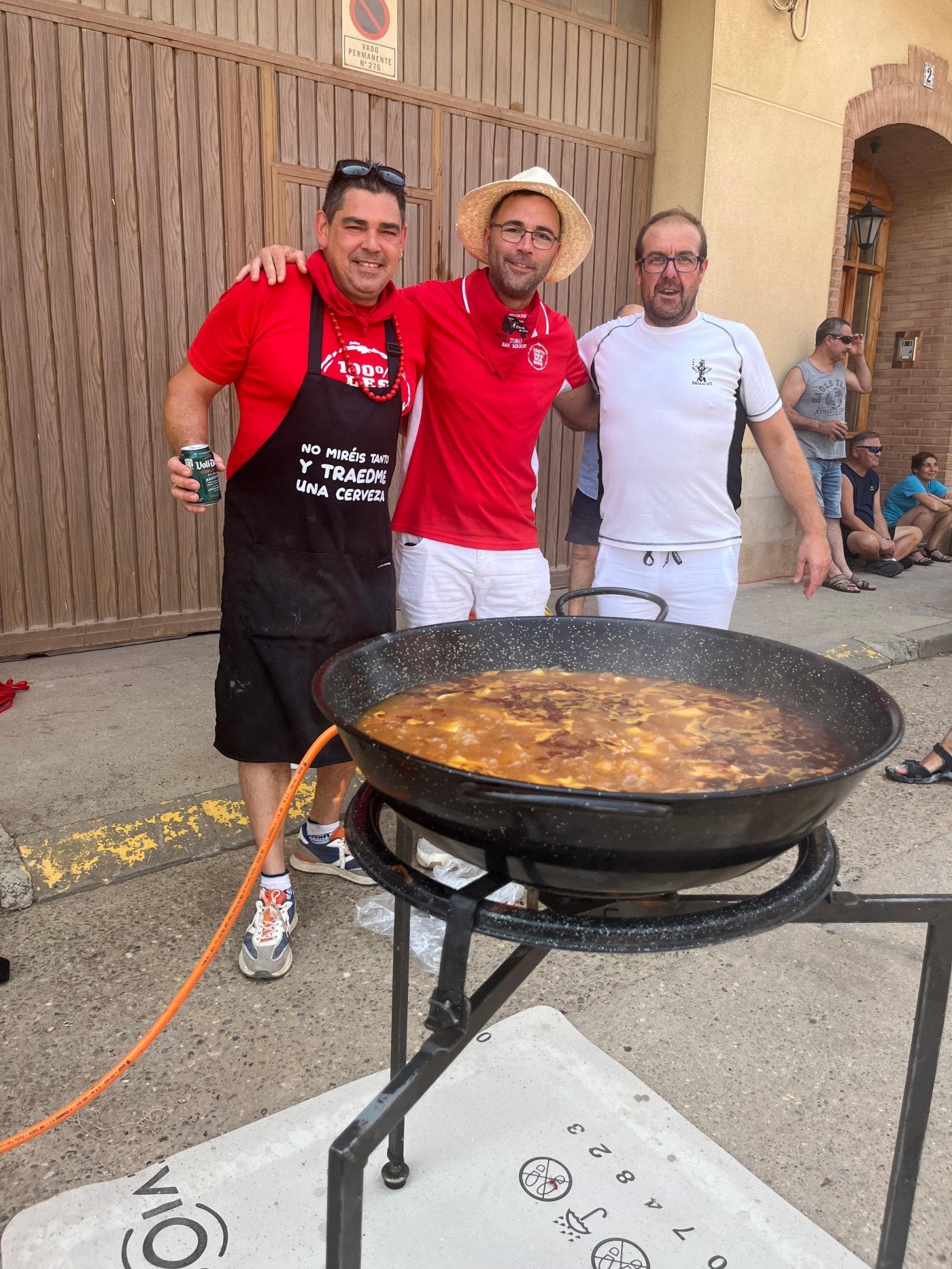Uno de los calderillos que participaron en el concurso de ayer.