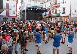 Imagen del ambiente del chupinazo de unas fiestas pasadas.