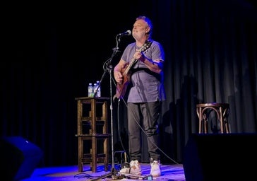 Pablo Carbonell durante su actuación del viernes en la corrala canaliega
