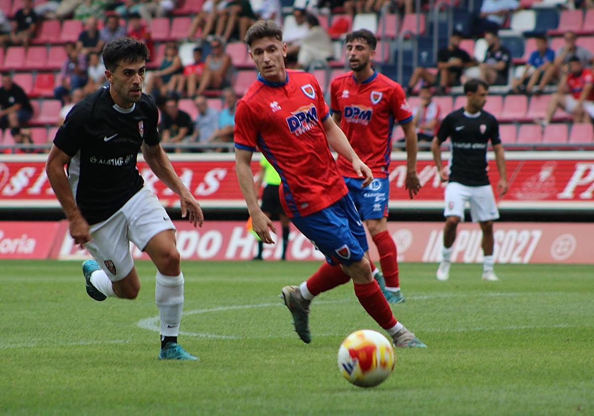 Urki presiona la salida del balón del Numancia