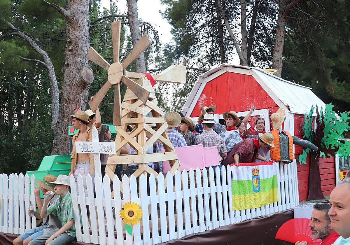 La granja de Villa Maku mereció el primer premio del desfile.