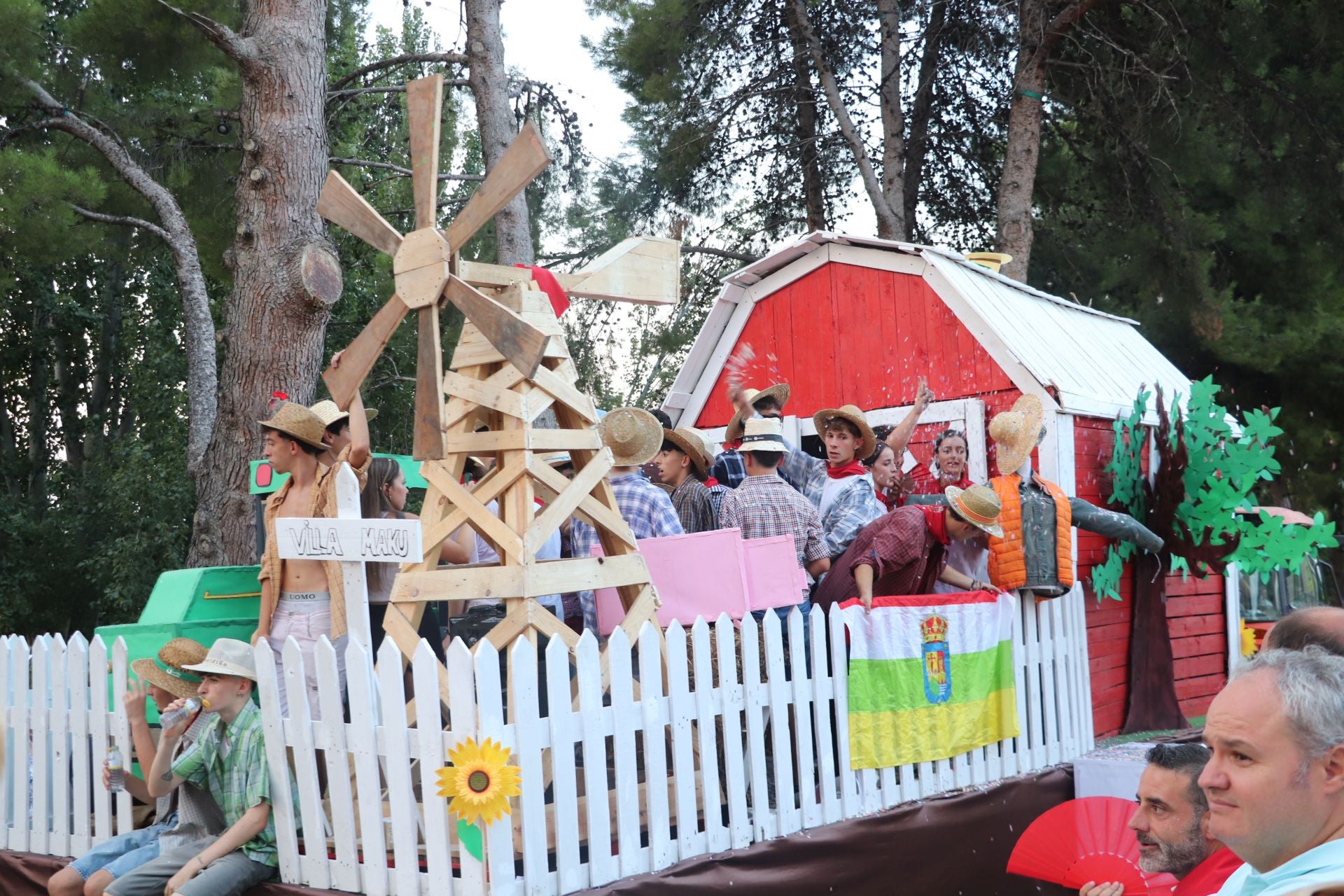 El desfile de carrozas de Alfaro, en imágenes