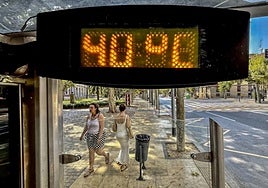 El termómetro de una marquesina logroñesa, a 40 grados.