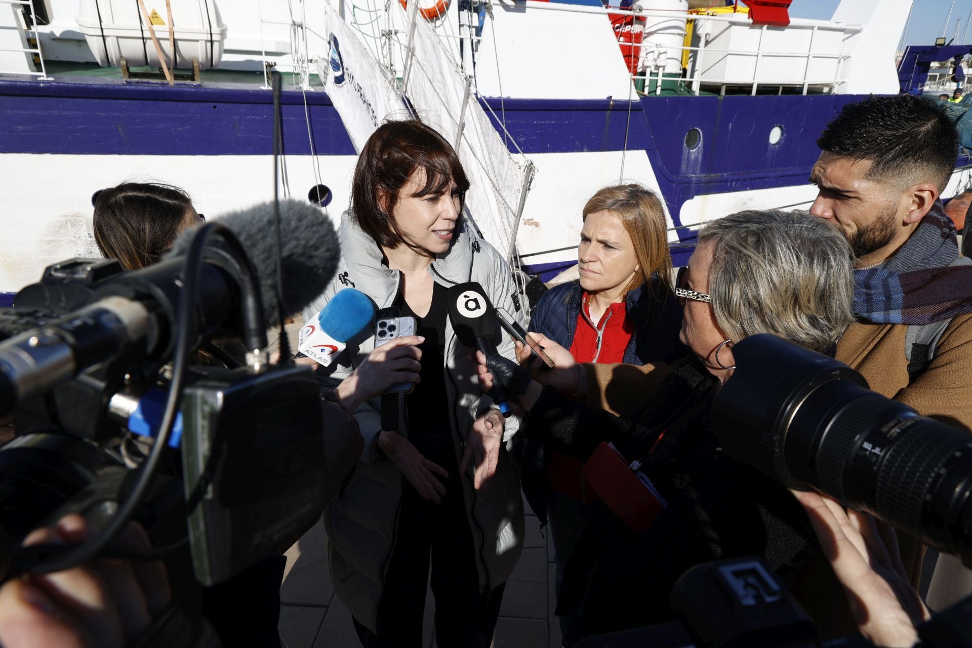 Diana Morant, ingeniera, y Pilar Bernabé, estudiante