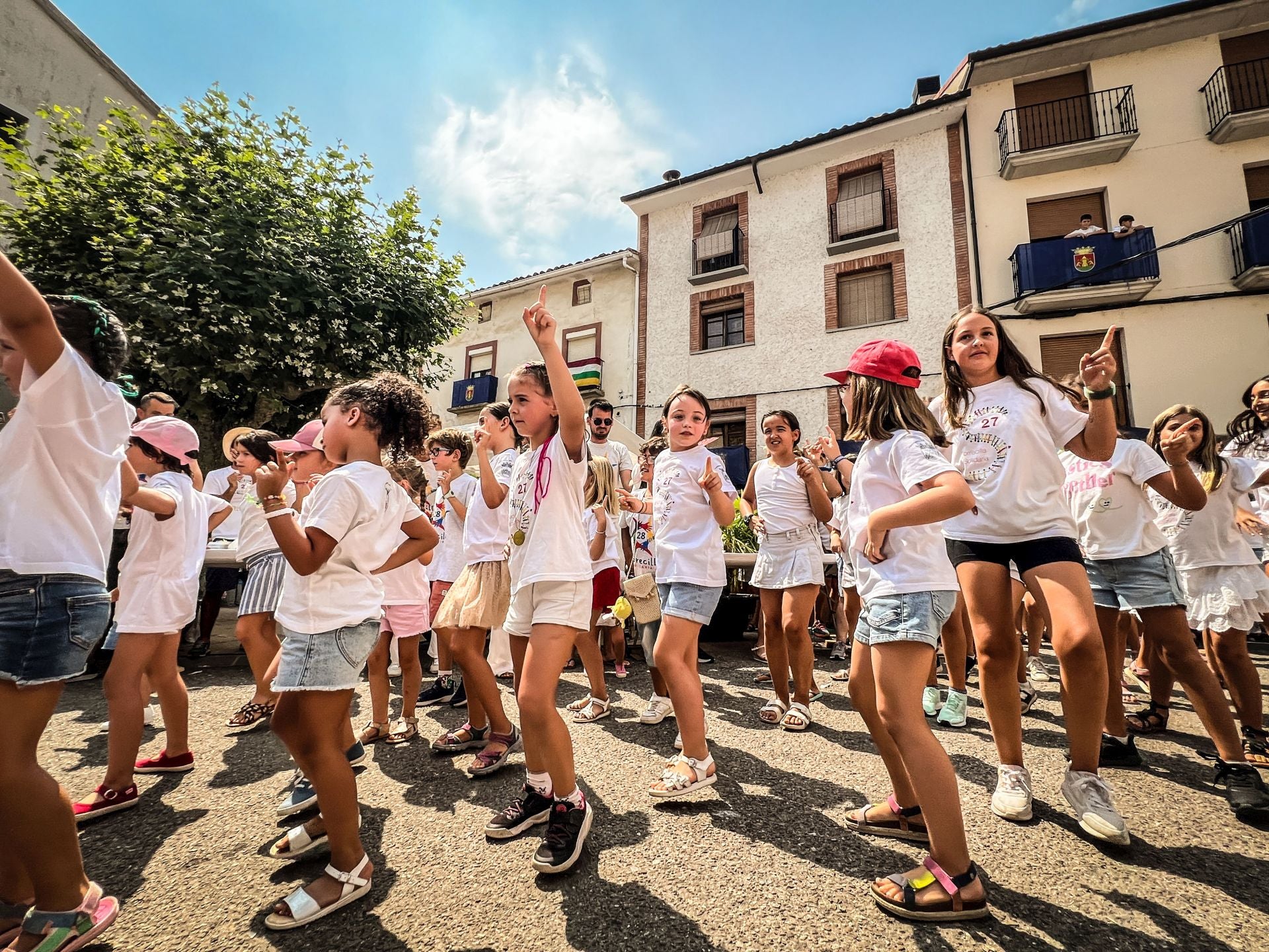 La Fiesta de la Solidaridad de Torrecilla reúne a miles de personas