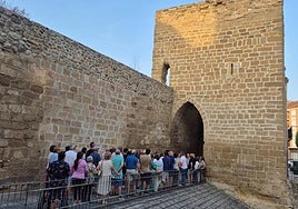 Una de las visitas celebradas estos días a las murallas.
