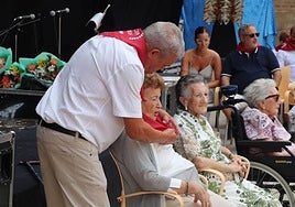 Alfaro honra a sus mayores en el domingo de fiestas