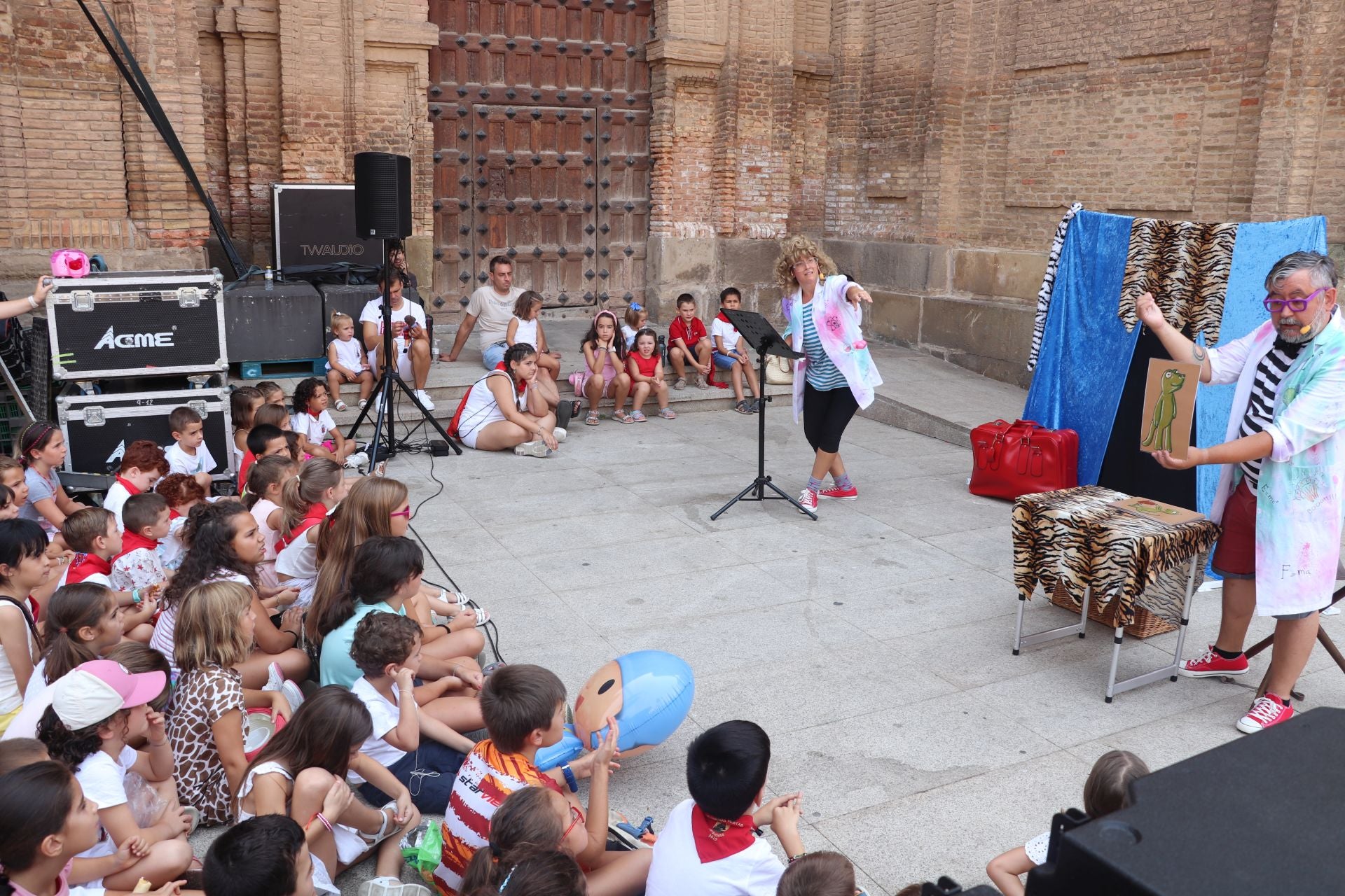 Alfaro honra a sus mayores en el domingo de fiestas