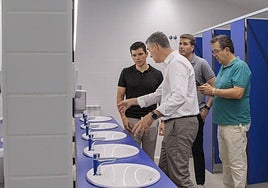 Baños reformados del albergue juvenil de Ezcaray.