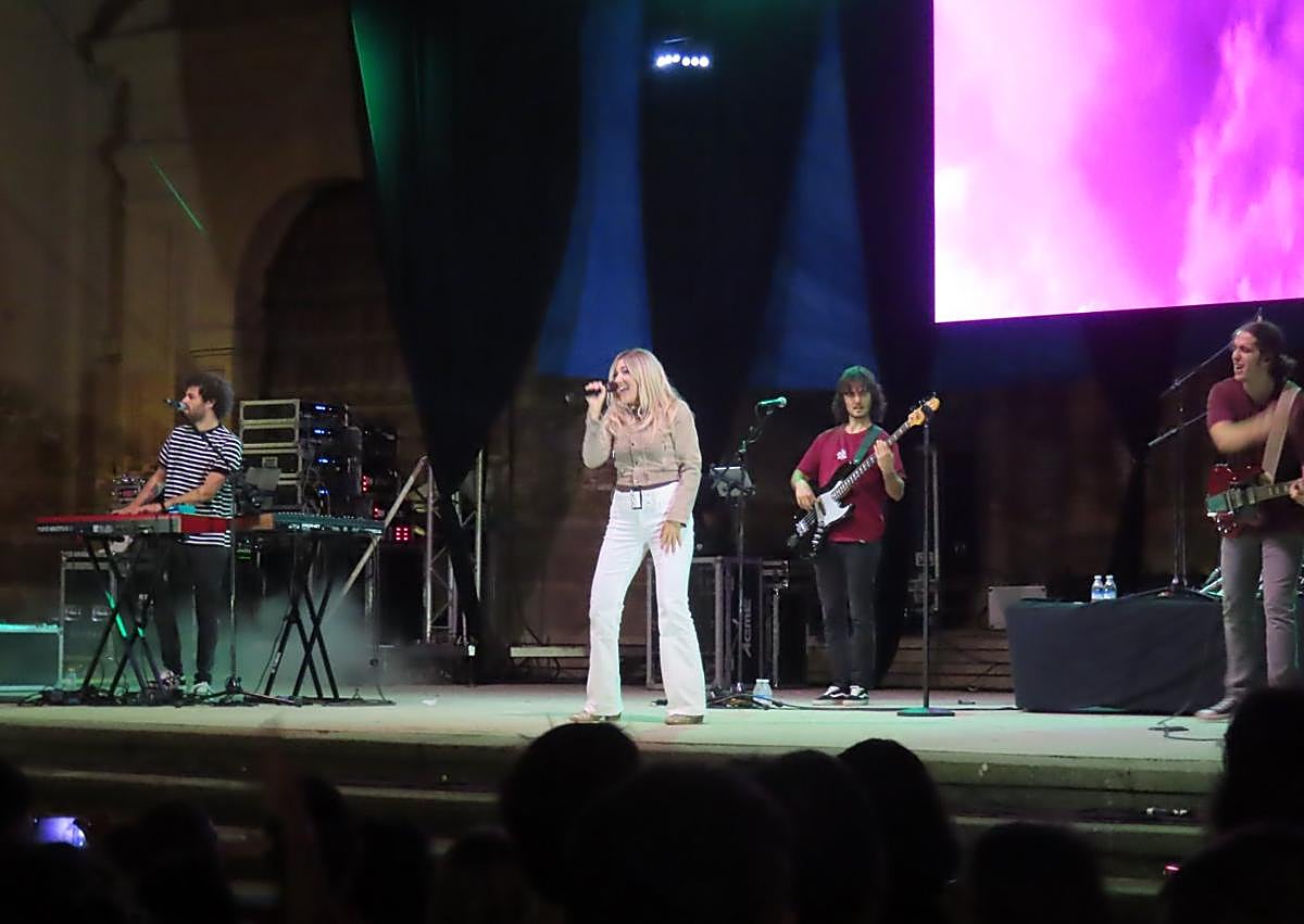 Imagen secundaria 1 - Del tesoro divino de la juventud