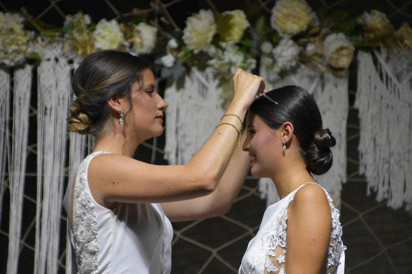 Las imágenes de la coronación de las reinas y damas de Aldenueva