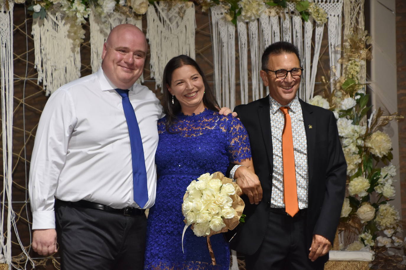 Las imágenes de la coronación de las reinas y damas de Aldenueva