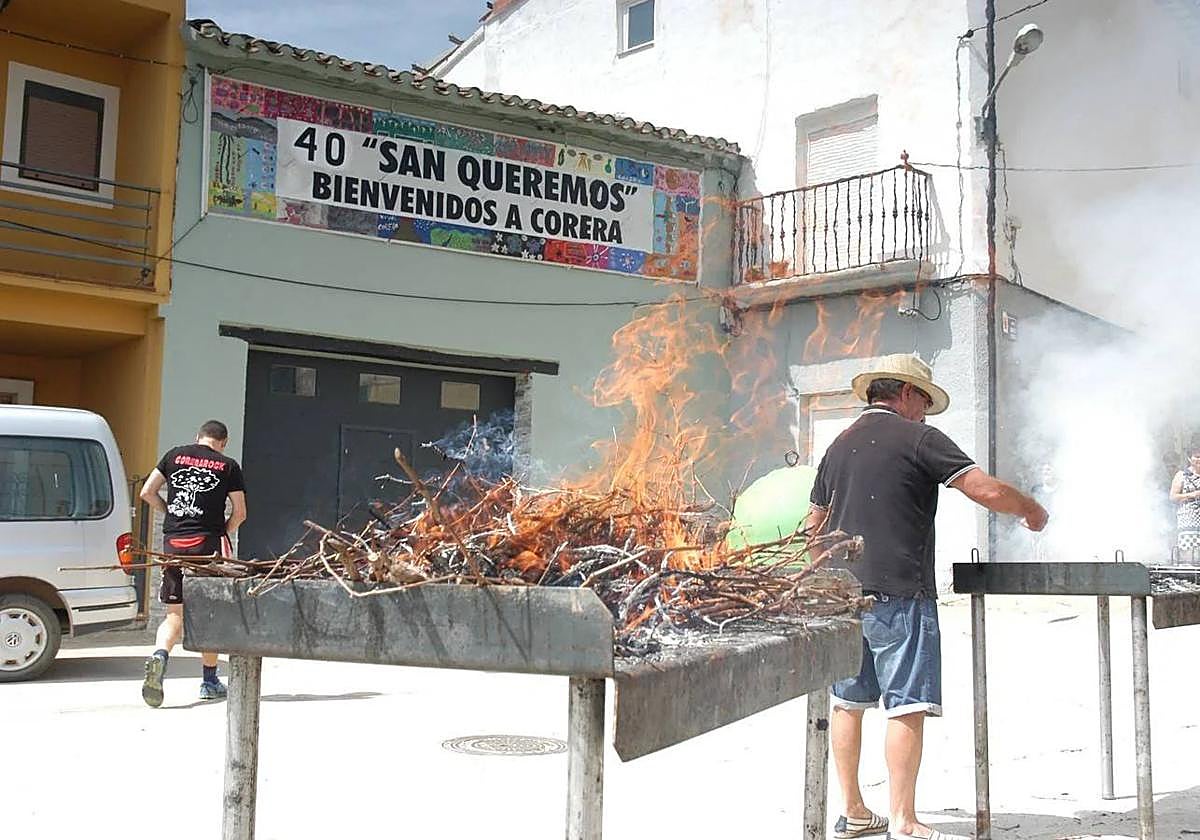 El jueves se inicia San Queremos en Corera con una tirada de azadón y disfraces de 'noche rural'